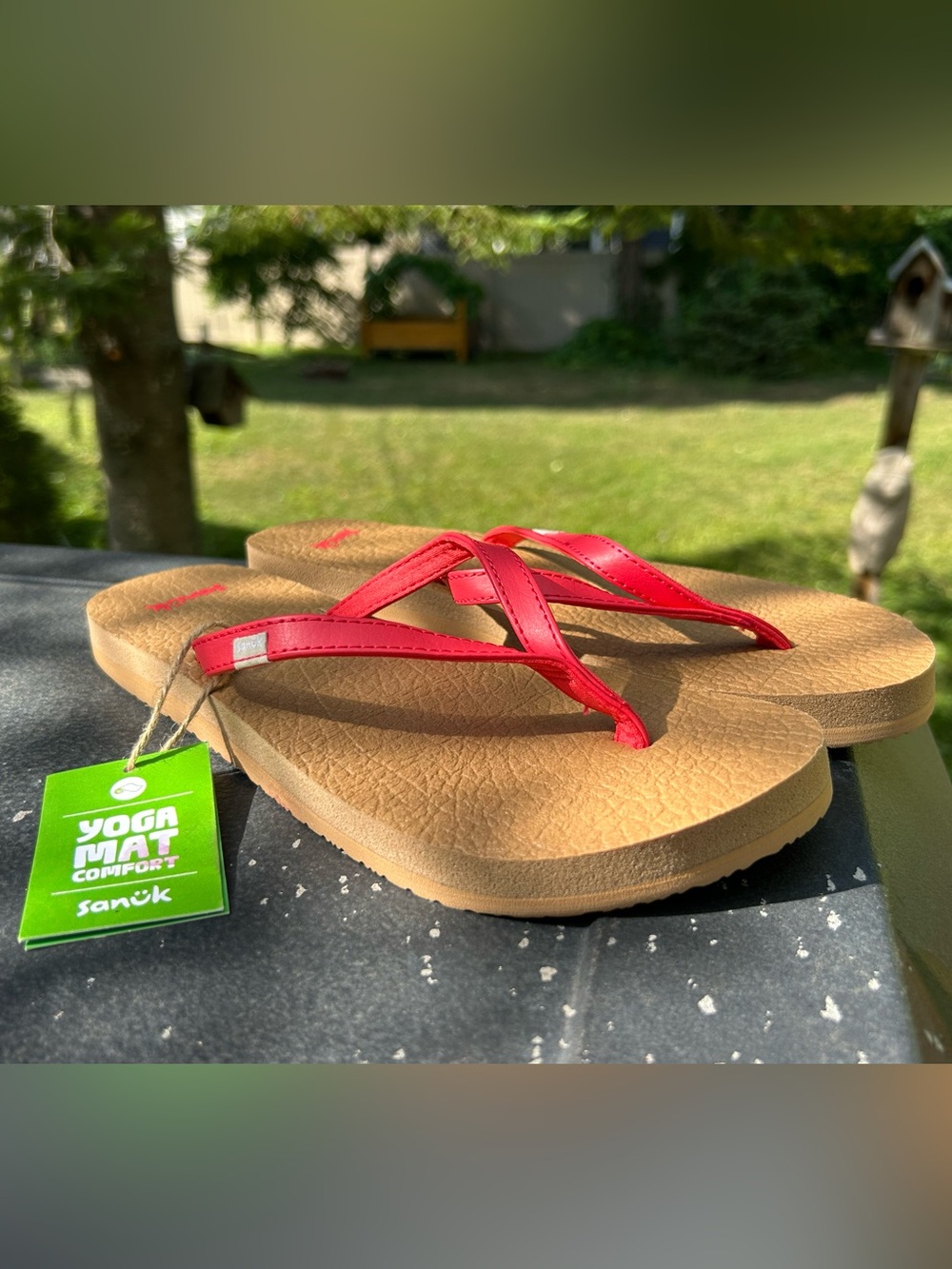 Sanuk Flip Flop Yoga Spree Women Red Strap Tan Yoga-Mat Flip Sandals Size 8 NWT
